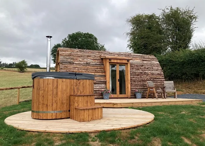 Delor - Bryntalch Glamping Pods